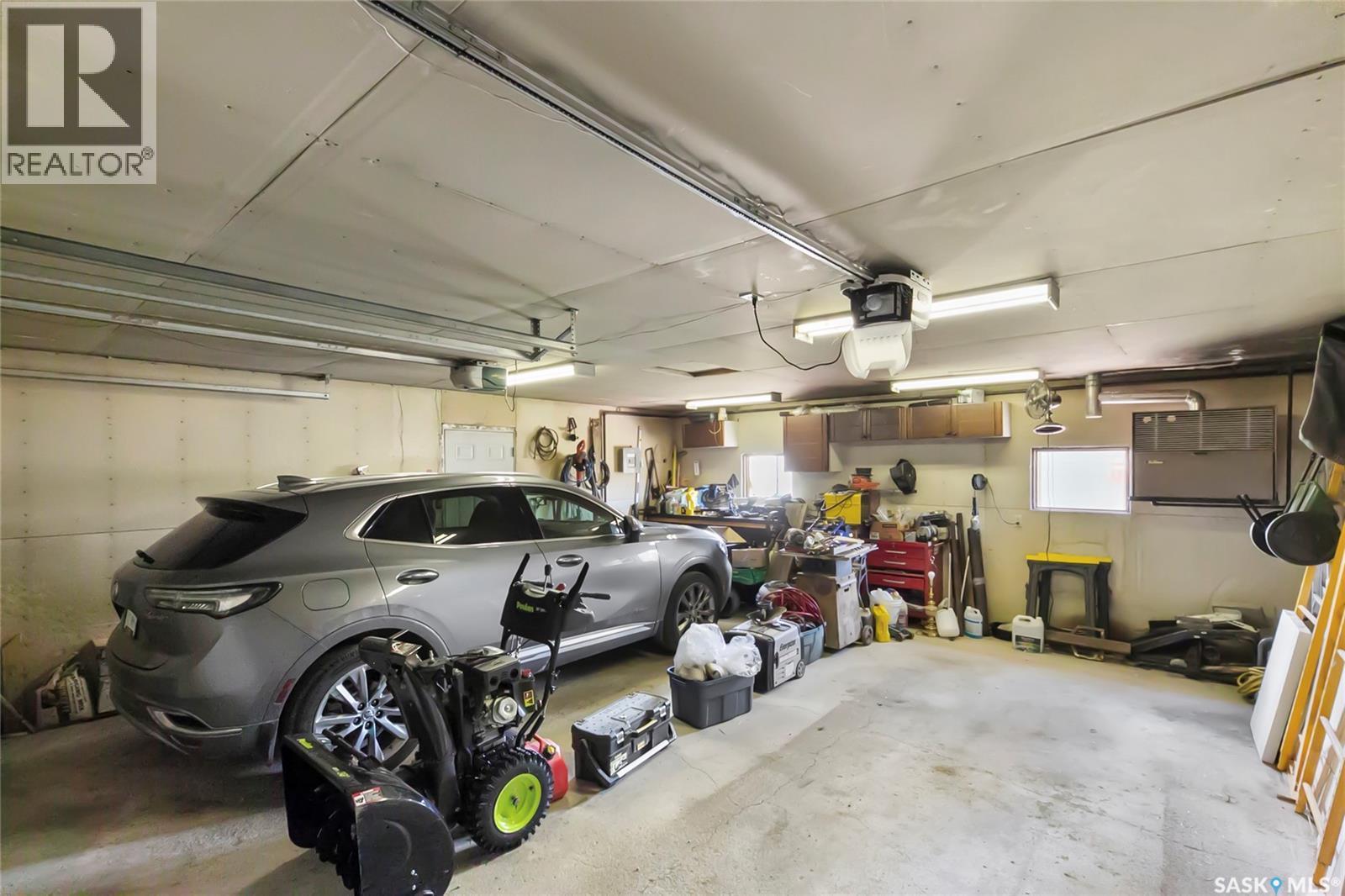 116 Stuart Street, Cupar, SK - Indoor Photo Showing Garage