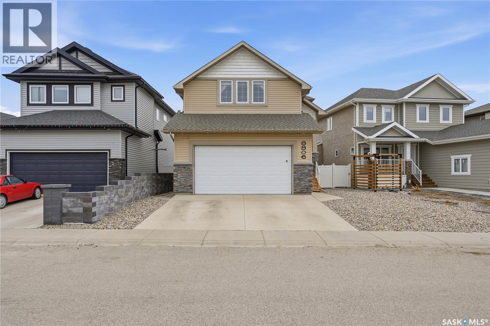 8806 Barootes Way, Regina, SK - Outdoor With Facade