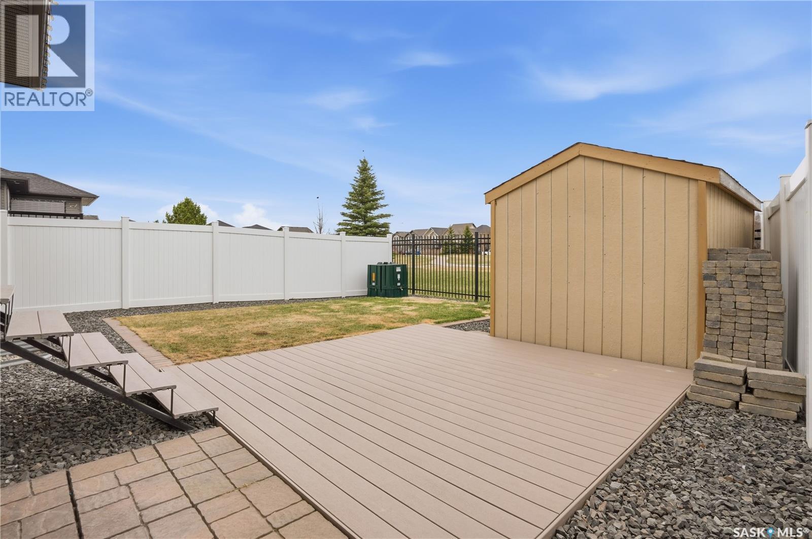 8806 Barootes Way, Regina, SK - Outdoor