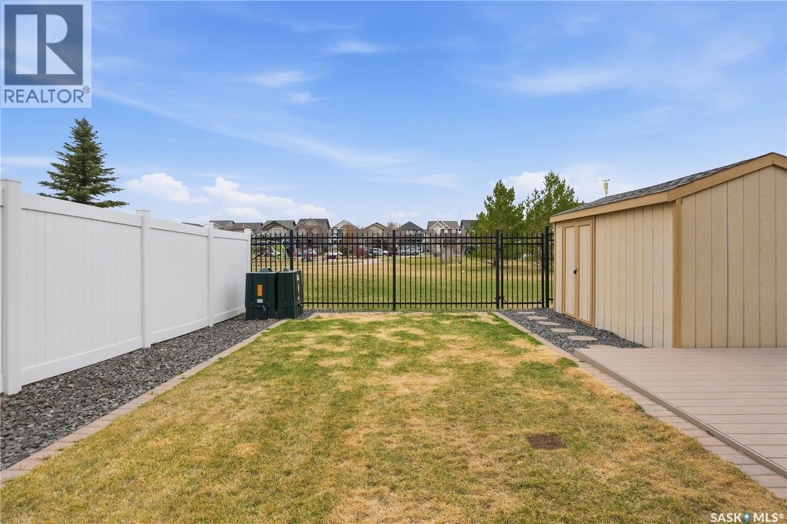 8806 Barootes Way, Regina, SK - Outdoor