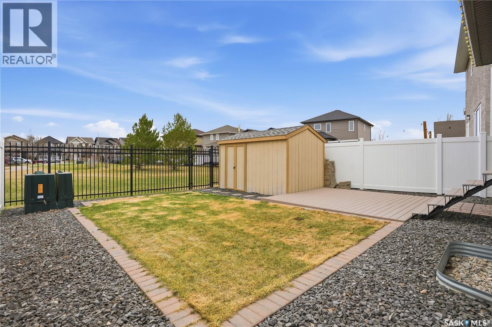 8806 Barootes Way, Regina, SK - Outdoor