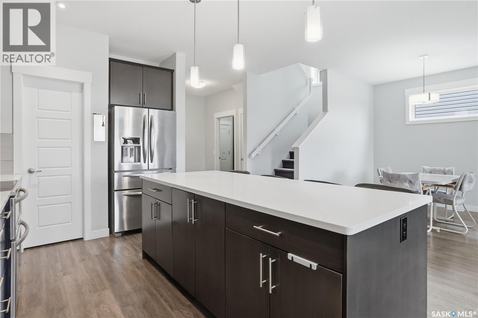 8806 Barootes Way, Regina, SK - Indoor Photo Showing Kitchen With Upgraded Kitchen