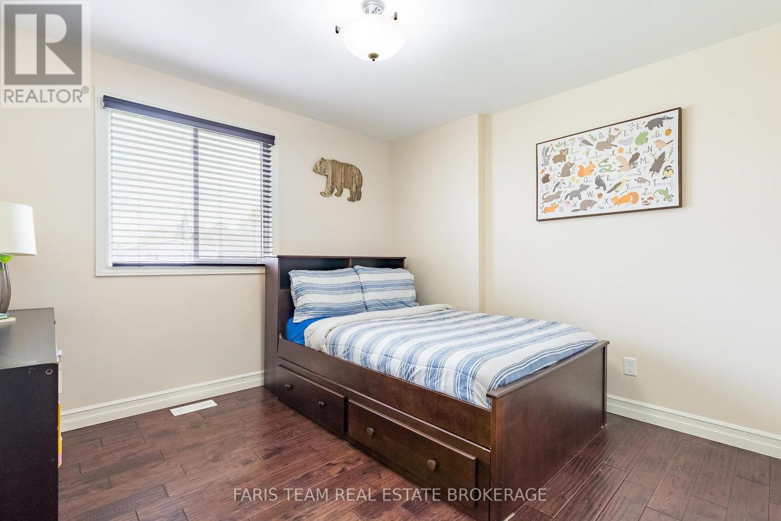 201 Christopher Street, Clearview, ON - Indoor Photo Showing Bedroom