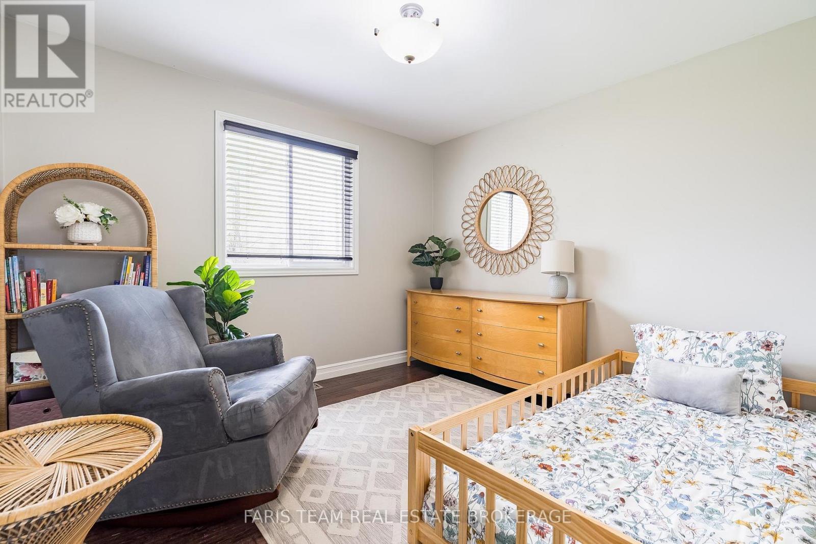 201 Christopher Street, Clearview, ON - Indoor Photo Showing Bedroom