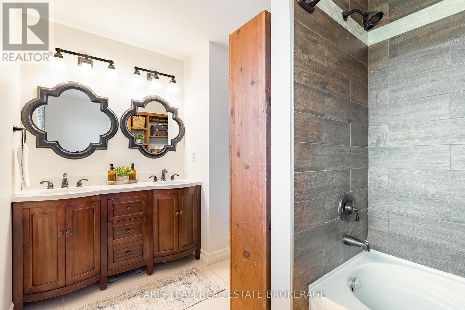 201 Christopher Street, Clearview, ON - Indoor Photo Showing Bathroom