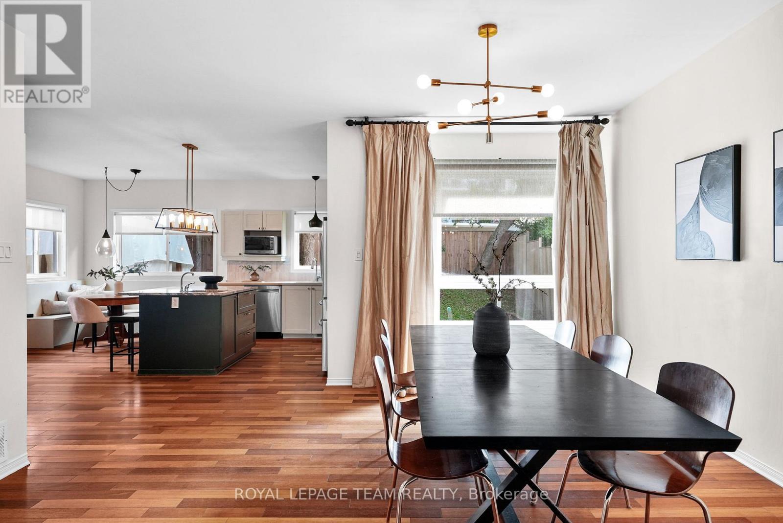 2122 Saunders Avenue, Ottawa, ON - Indoor Photo Showing Dining Room