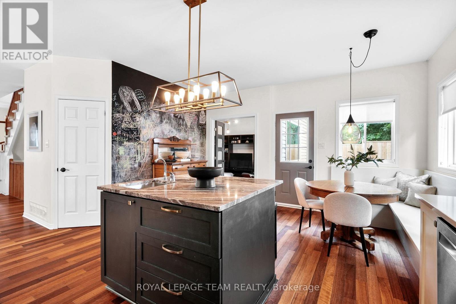 2122 Saunders Avenue, Ottawa, ON - Indoor