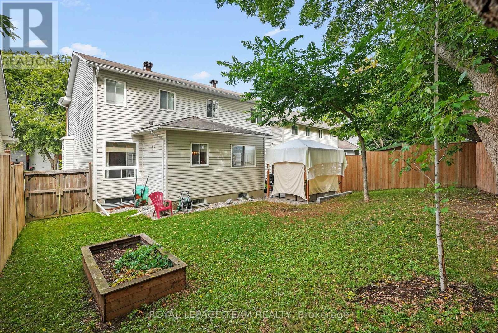 2122 Saunders Avenue, Ottawa, ON - Outdoor