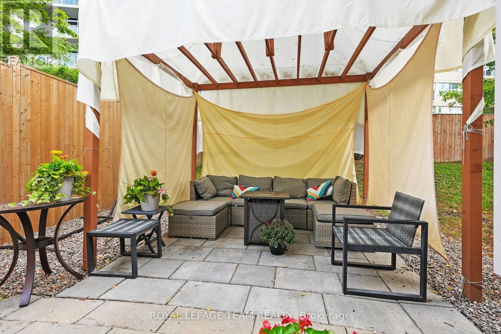 2122 Saunders Avenue, Ottawa, ON - Outdoor With Deck Patio Veranda With Exterior