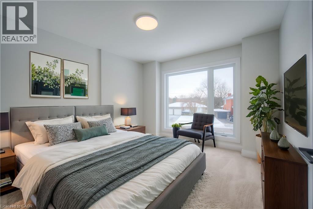 264 Blair Road Unit# 3, Cambridge, ON - Indoor Photo Showing Bedroom
