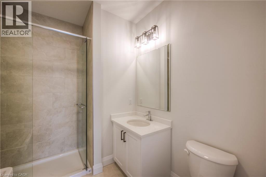 264 Blair Road Unit# 3, Cambridge, ON - Indoor Photo Showing Bathroom