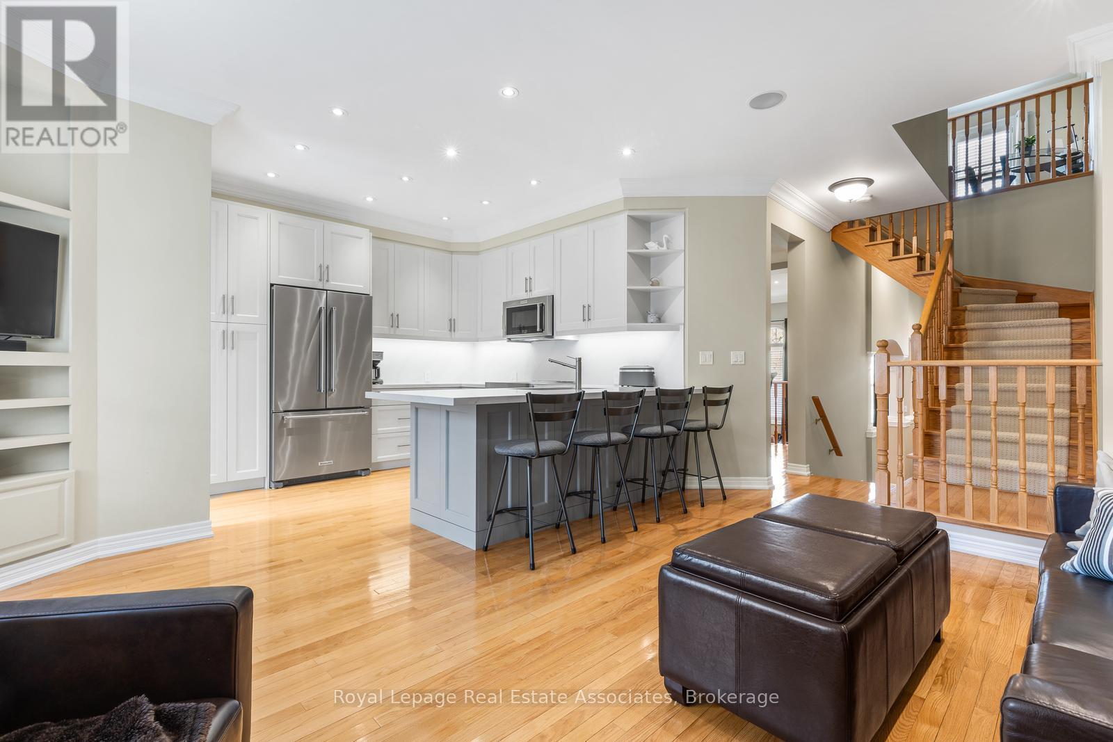 3467 Eglinton Avenue W, Mississauga, ON - Indoor Photo Showing Kitchen With Upgraded Kitchen