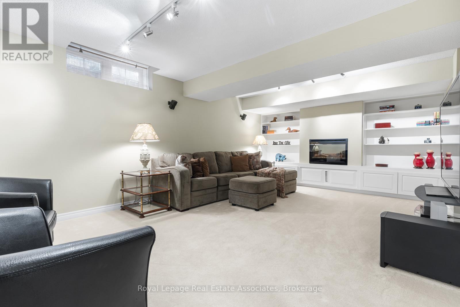 3467 Eglinton Avenue W, Mississauga, ON - Indoor