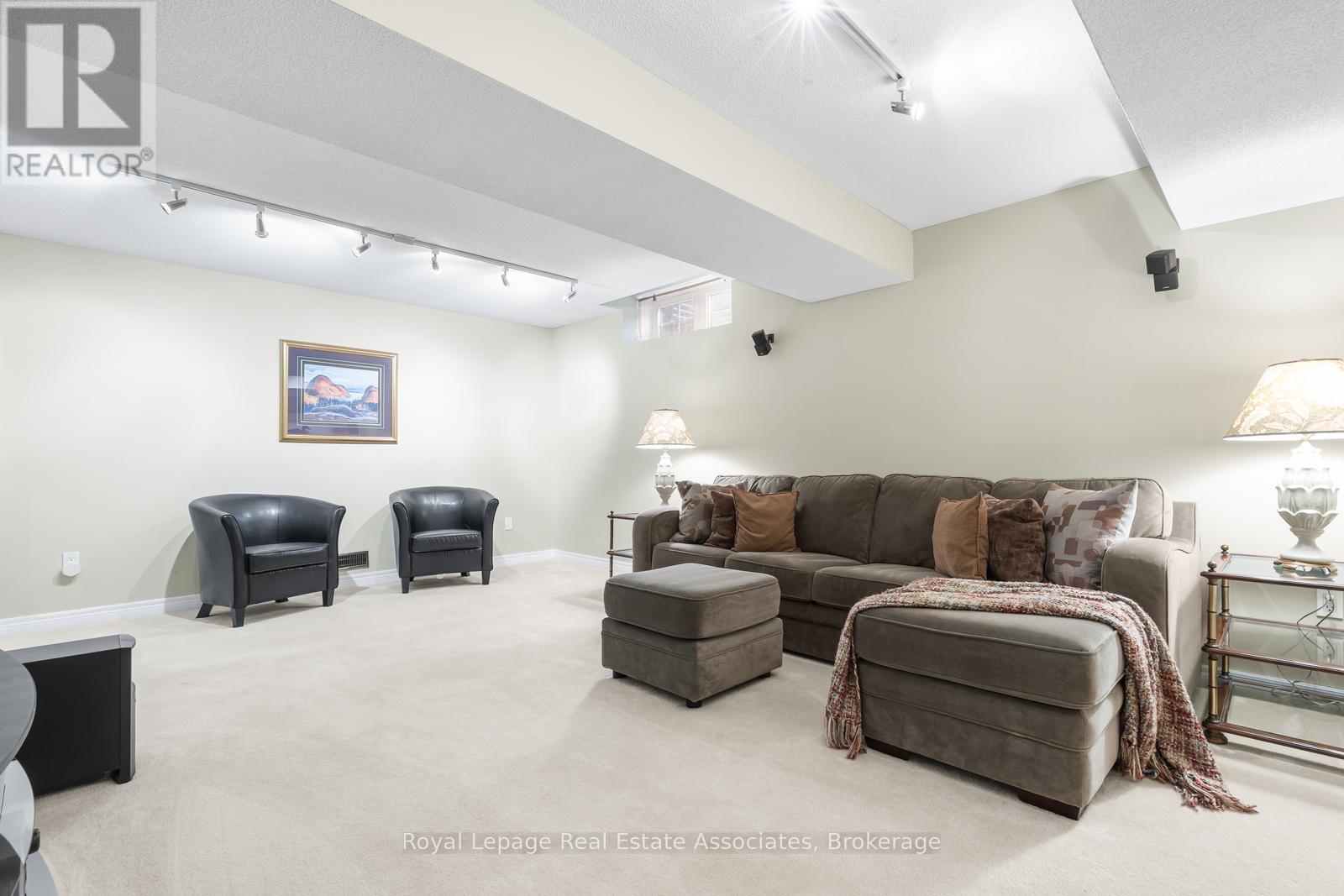 3467 Eglinton Avenue W, Mississauga, ON - Indoor