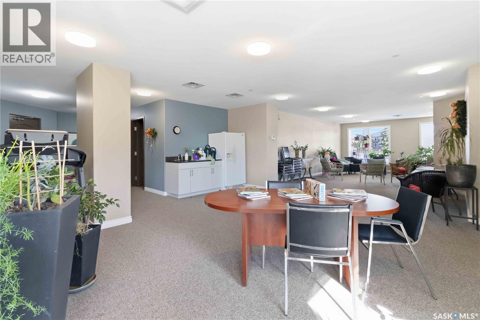 204 227 Pinehouse Drive, Saskatoon, SK - Indoor