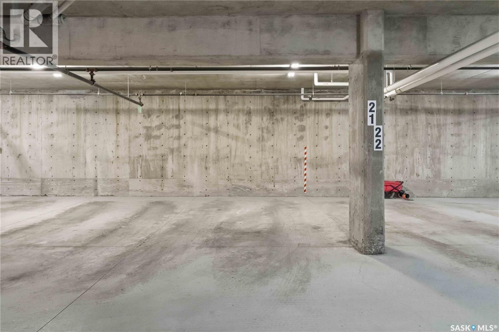 204 227 Pinehouse Drive, Saskatoon, SK - Indoor Photo Showing Garage