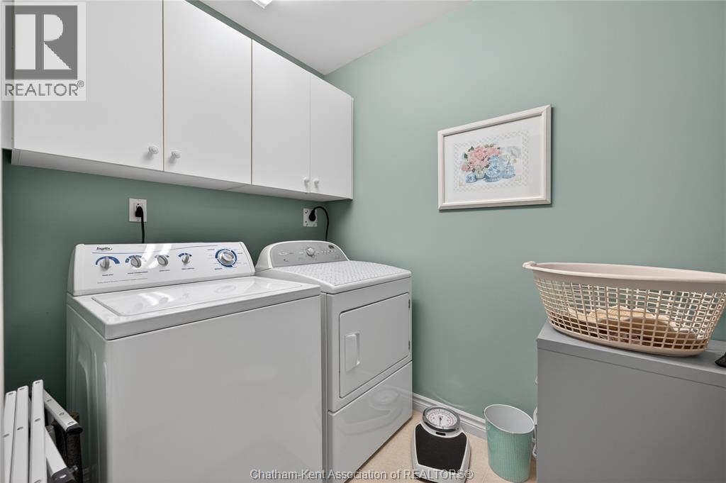 36 Henry O'Way ..., Chatham, ON - Indoor Photo Showing Laundry Room