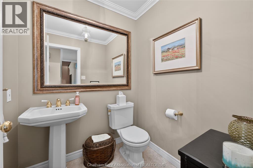 36 Henry O'Way ..., Chatham, ON - Indoor Photo Showing Bathroom