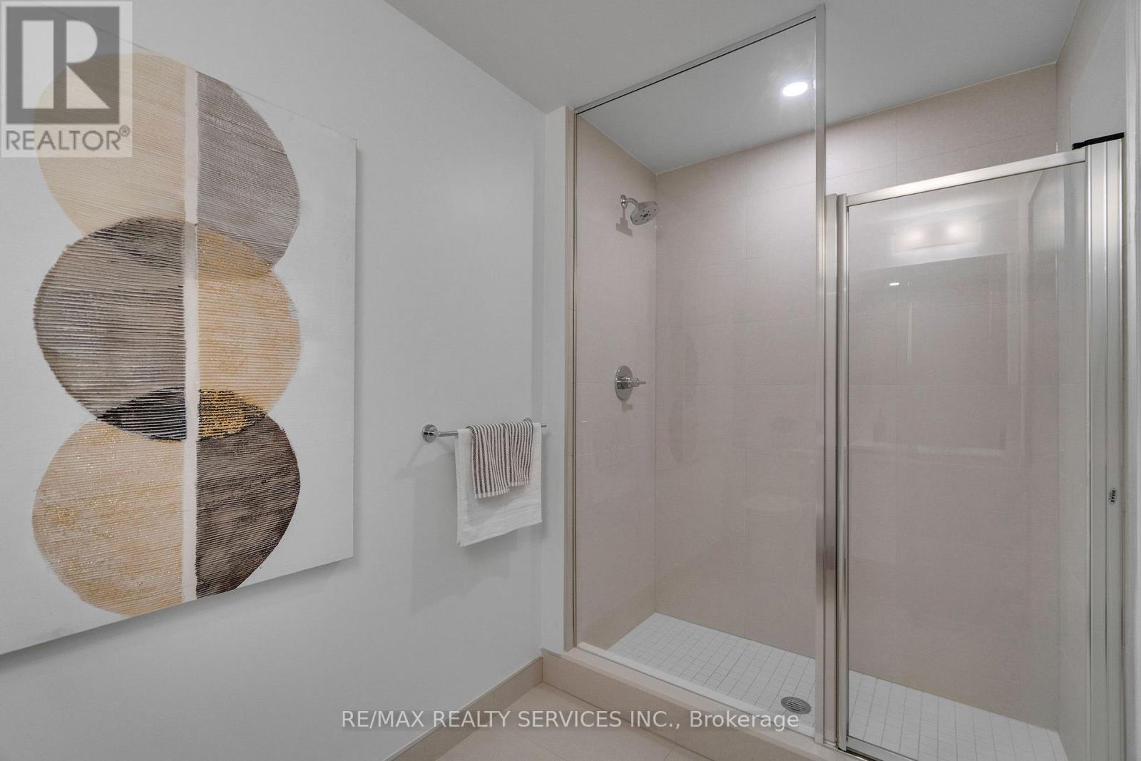 505 - 385 Winston Road, Grimsby, ON - Indoor Photo Showing Bathroom
