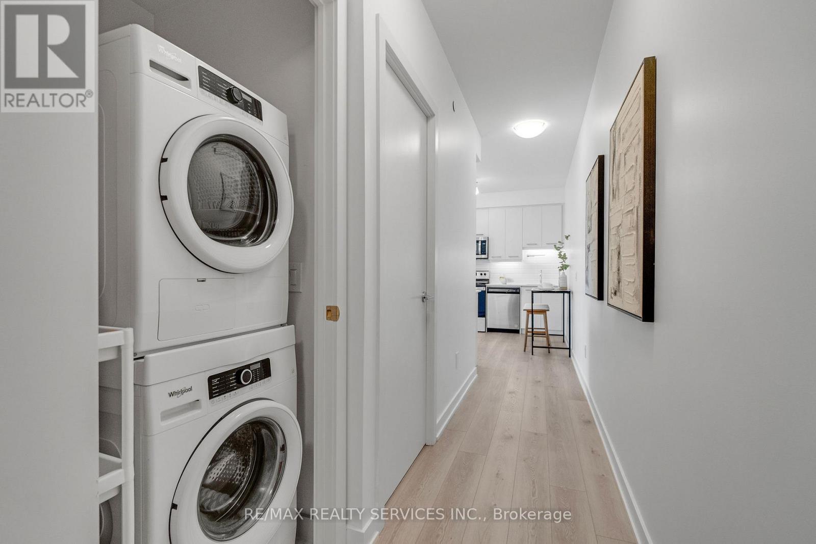 505 - 385 Winston Road, Grimsby, ON - Indoor Photo Showing Laundry Room