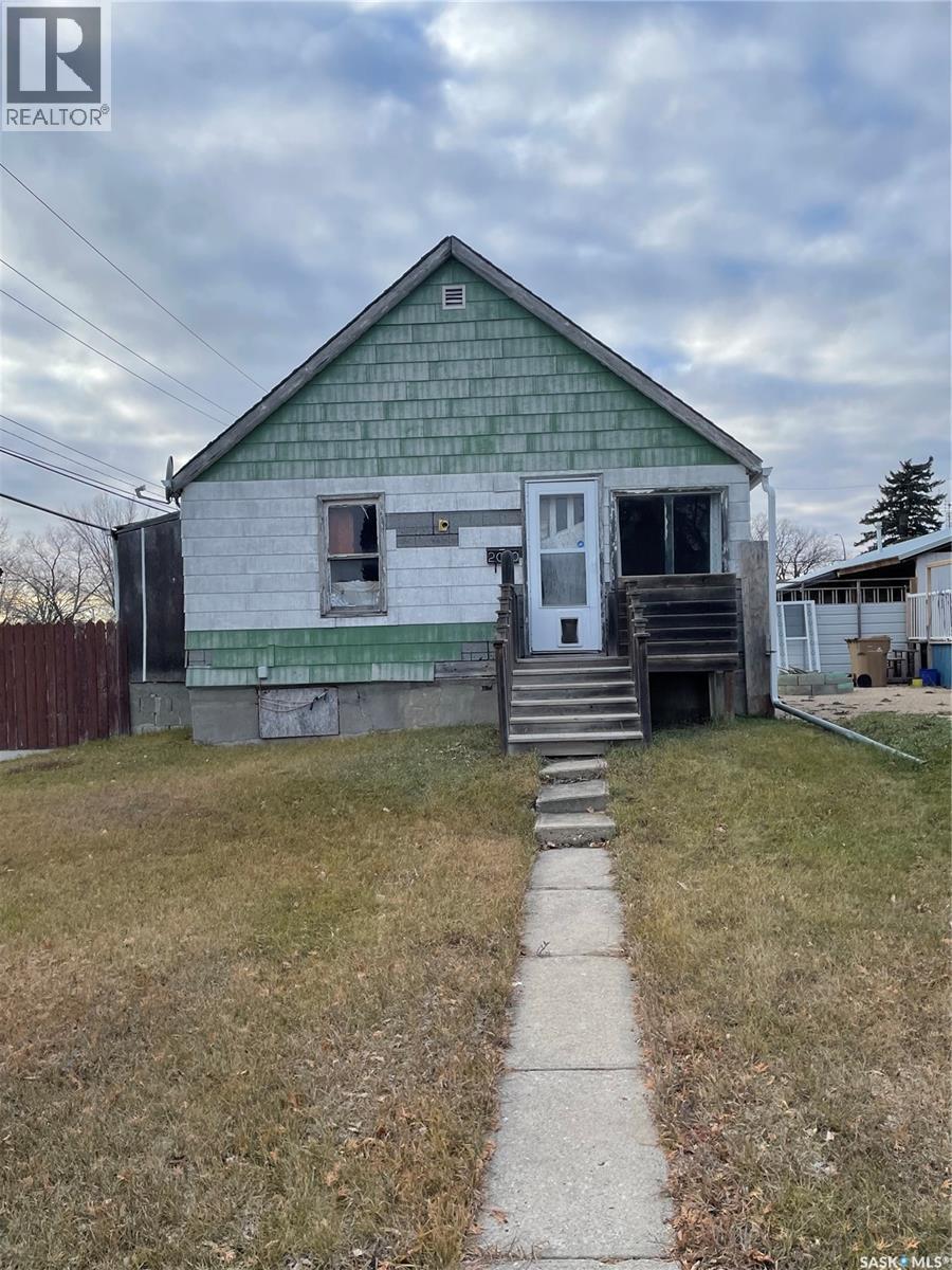 2080 Connaught Street, Regina, SK - Outdoor