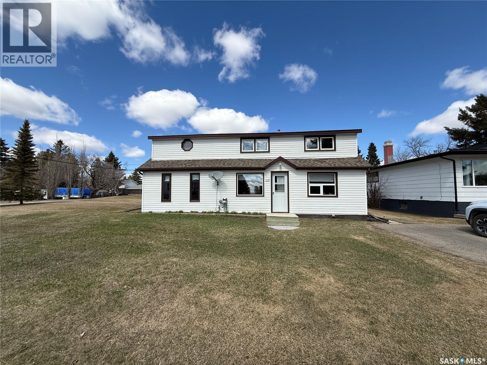 117 3Rd Avenue Nw, Watson, SK - Outdoor