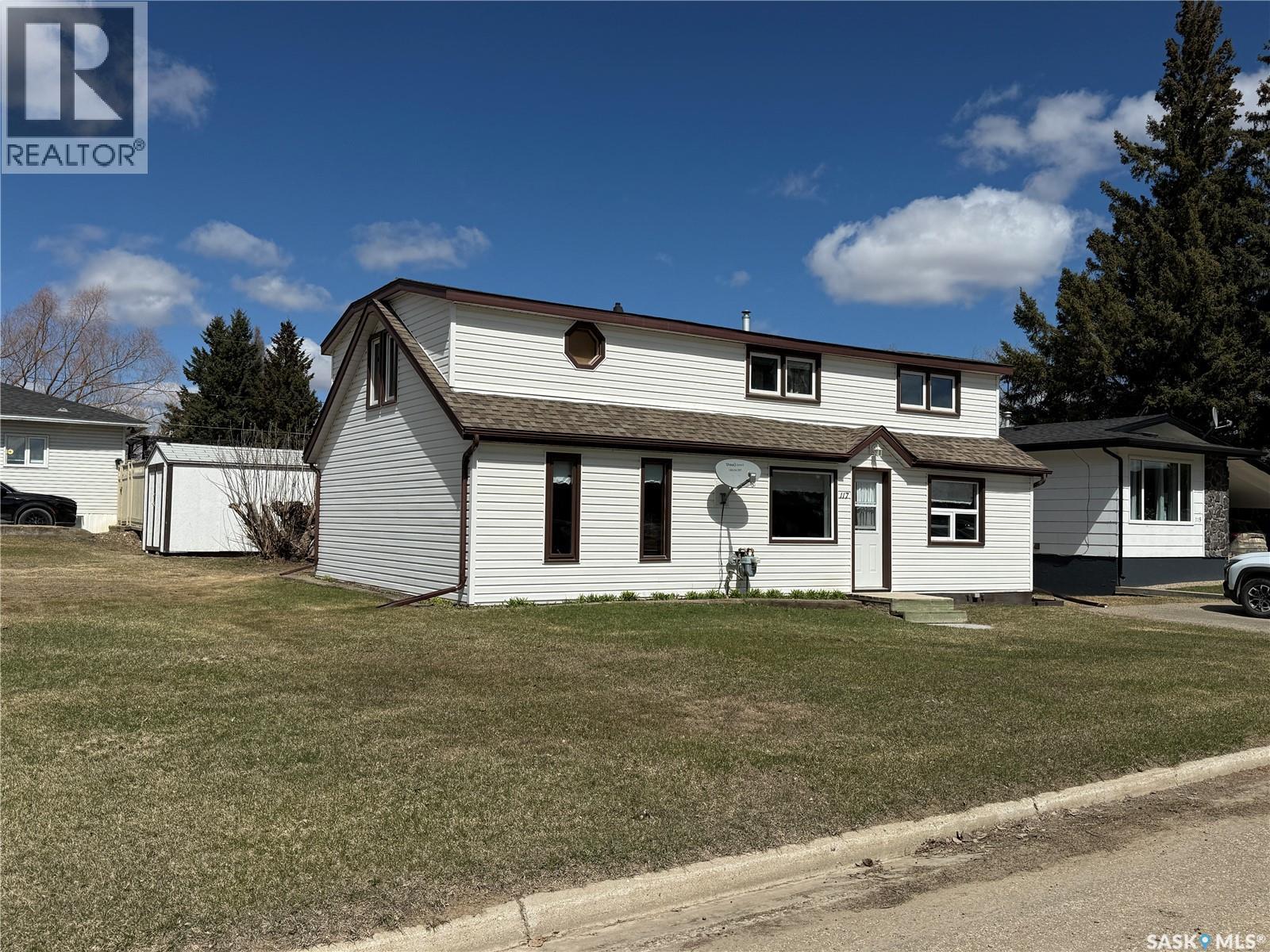 117 3Rd Avenue Nw, Watson, SK - Outdoor