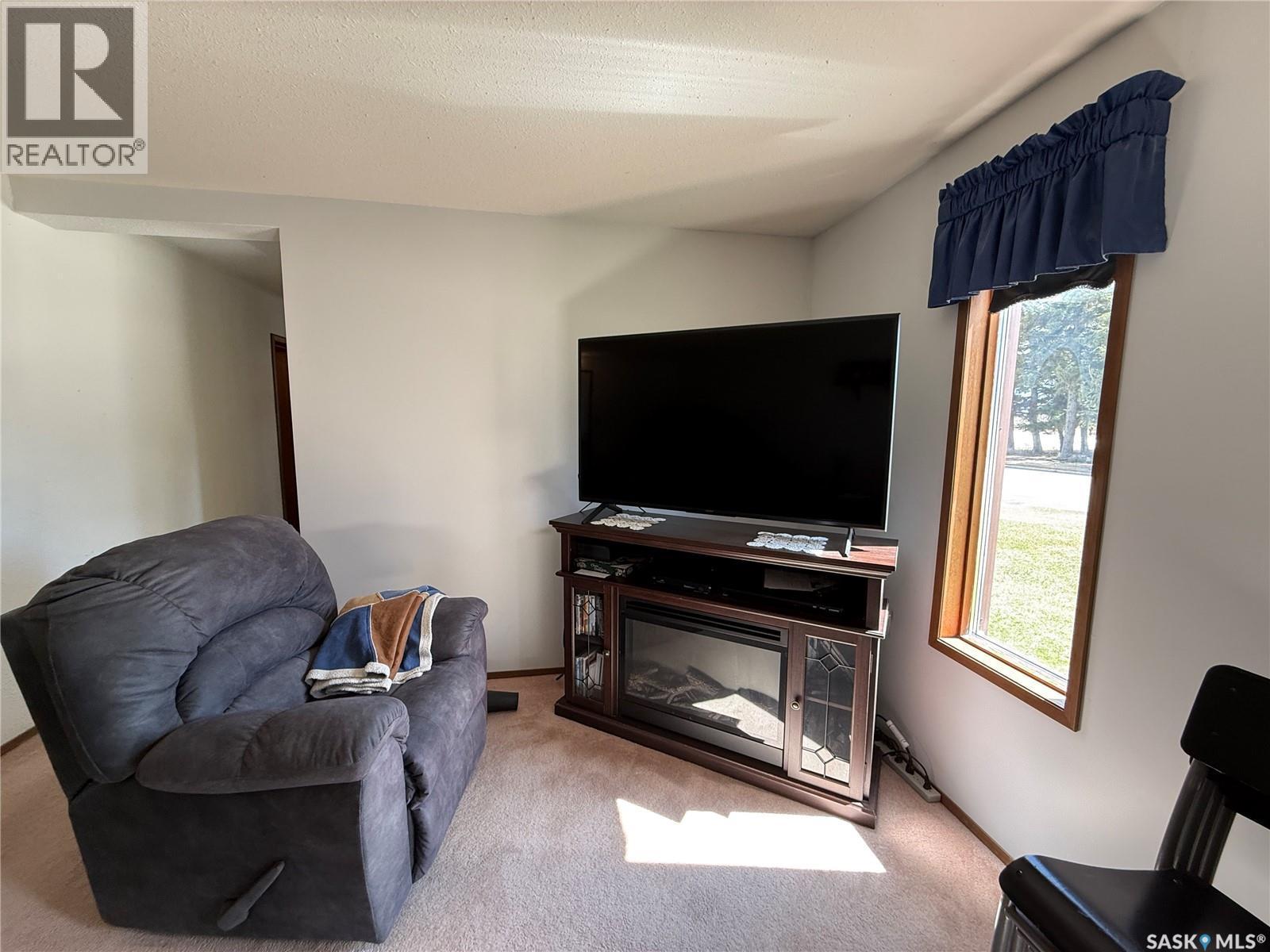 117 3Rd Avenue Nw, Watson, SK - Indoor