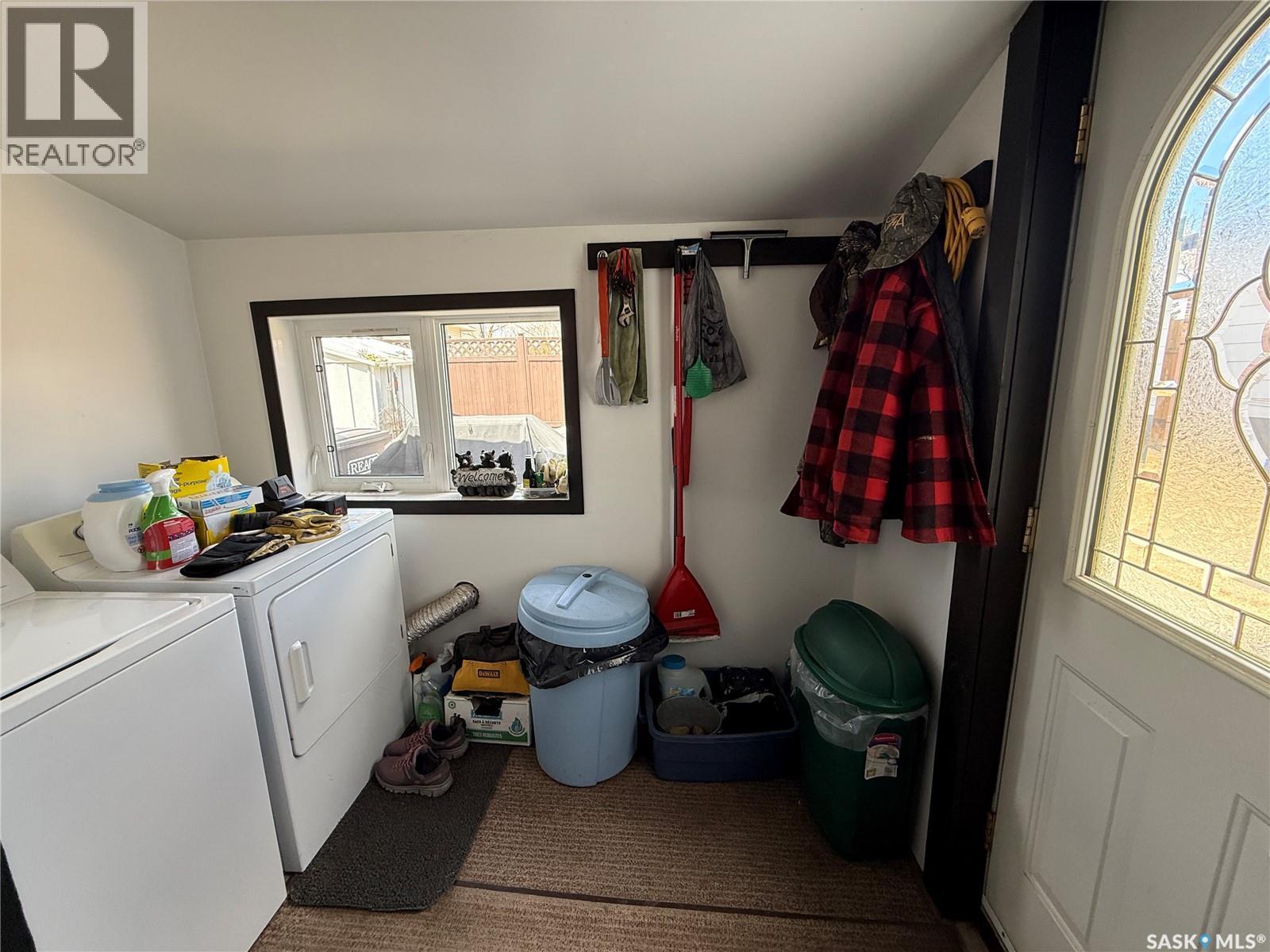 117 3Rd Avenue Nw, Watson, SK - Indoor Photo Showing Laundry Room