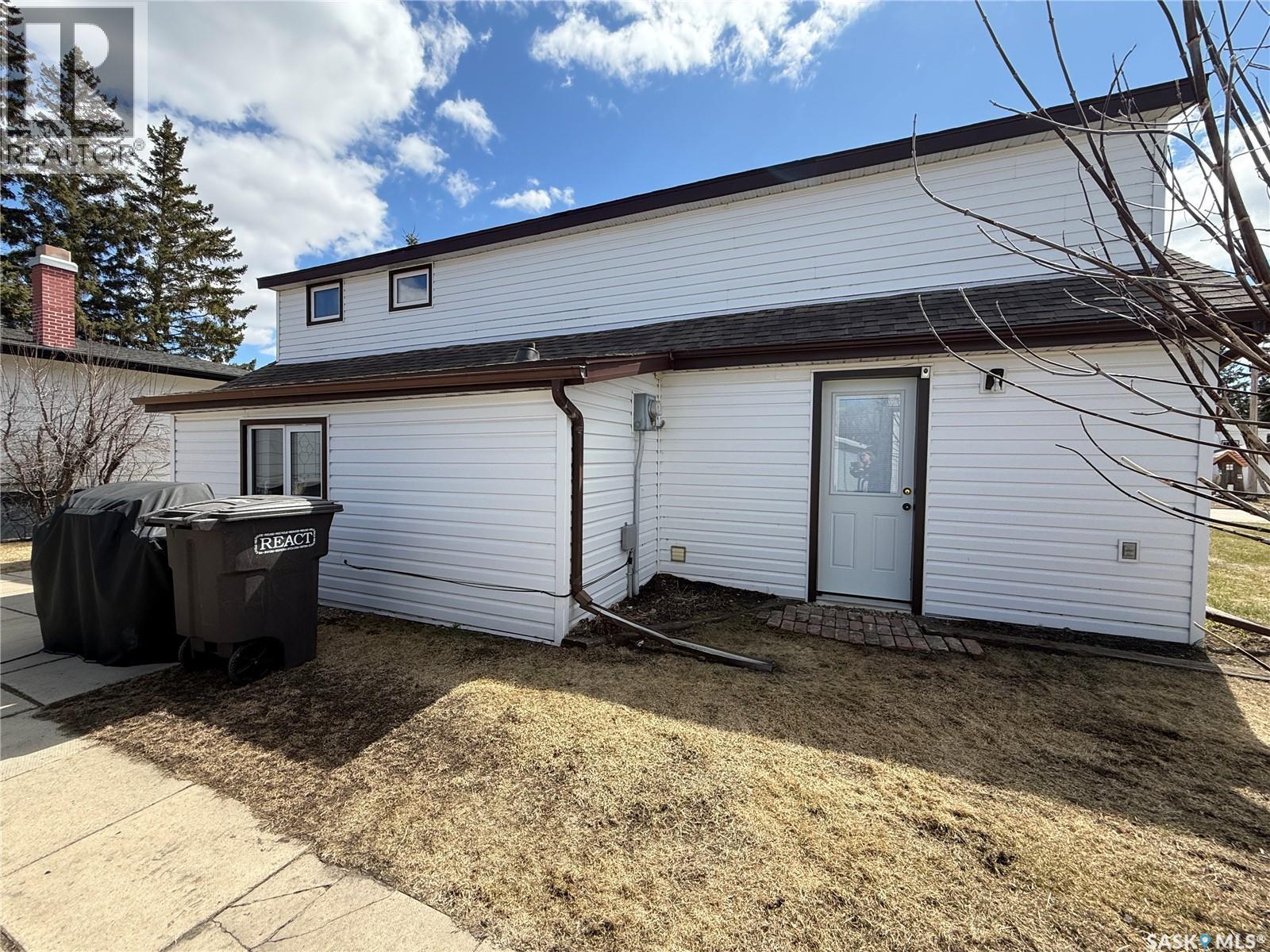 117 3Rd Avenue Nw, Watson, SK - Outdoor