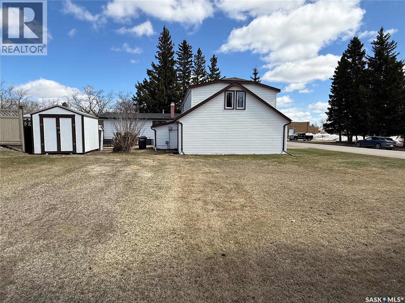 117 3Rd Avenue Nw, Watson, SK - Outdoor