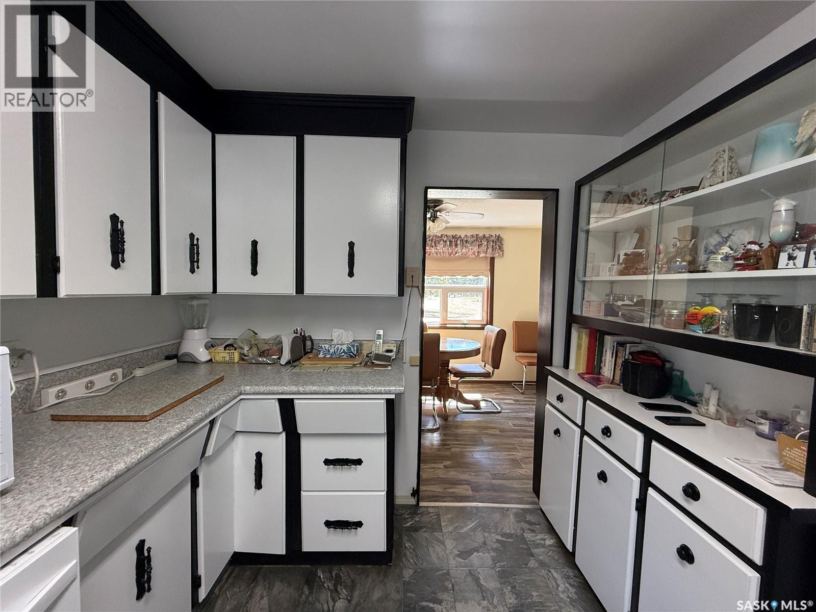 117 3Rd Avenue Nw, Watson, SK - Indoor Photo Showing Kitchen