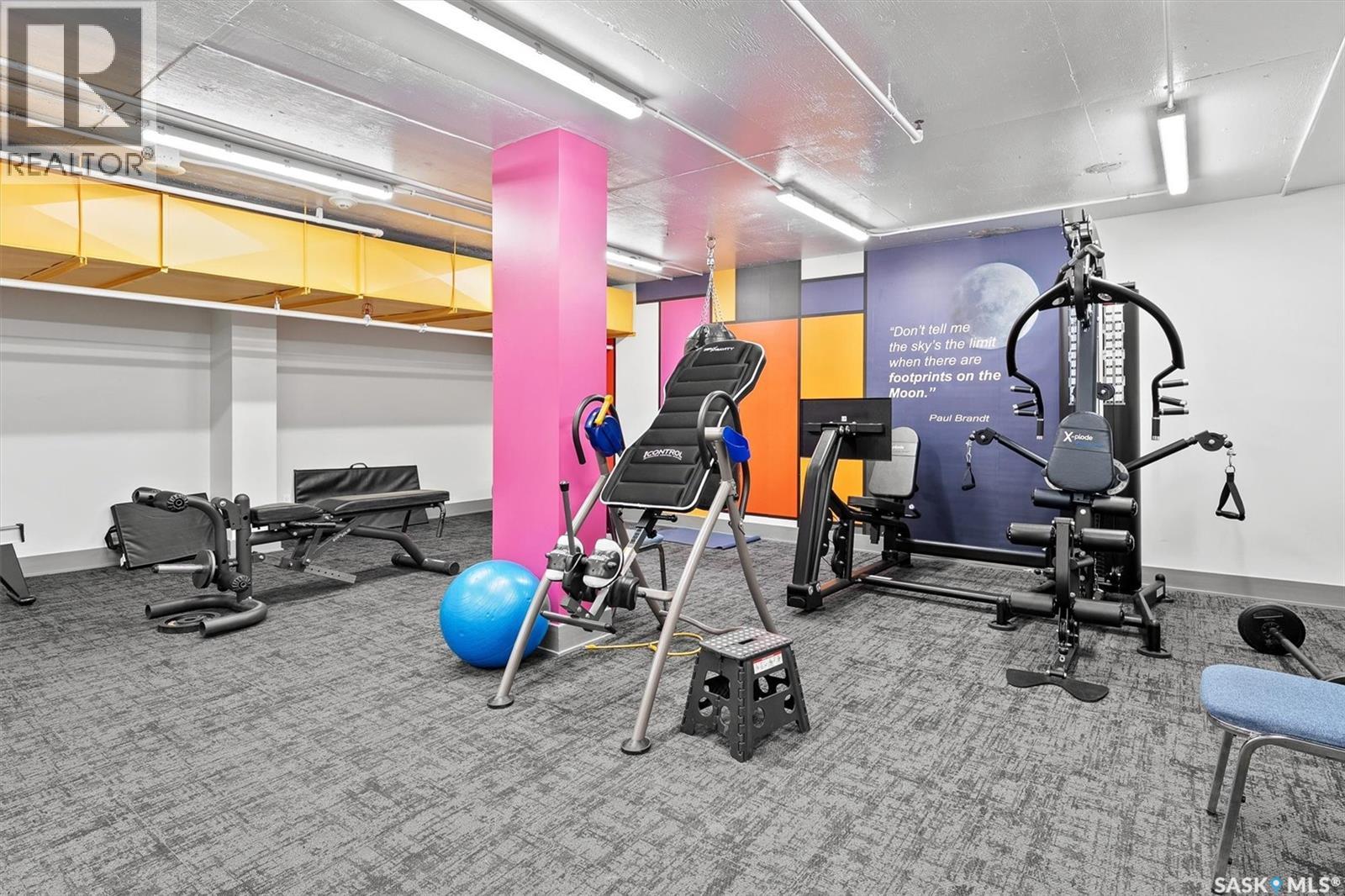 1005 320 5Th Avenue N, Saskatoon, SK - Indoor Photo Showing Gym Room