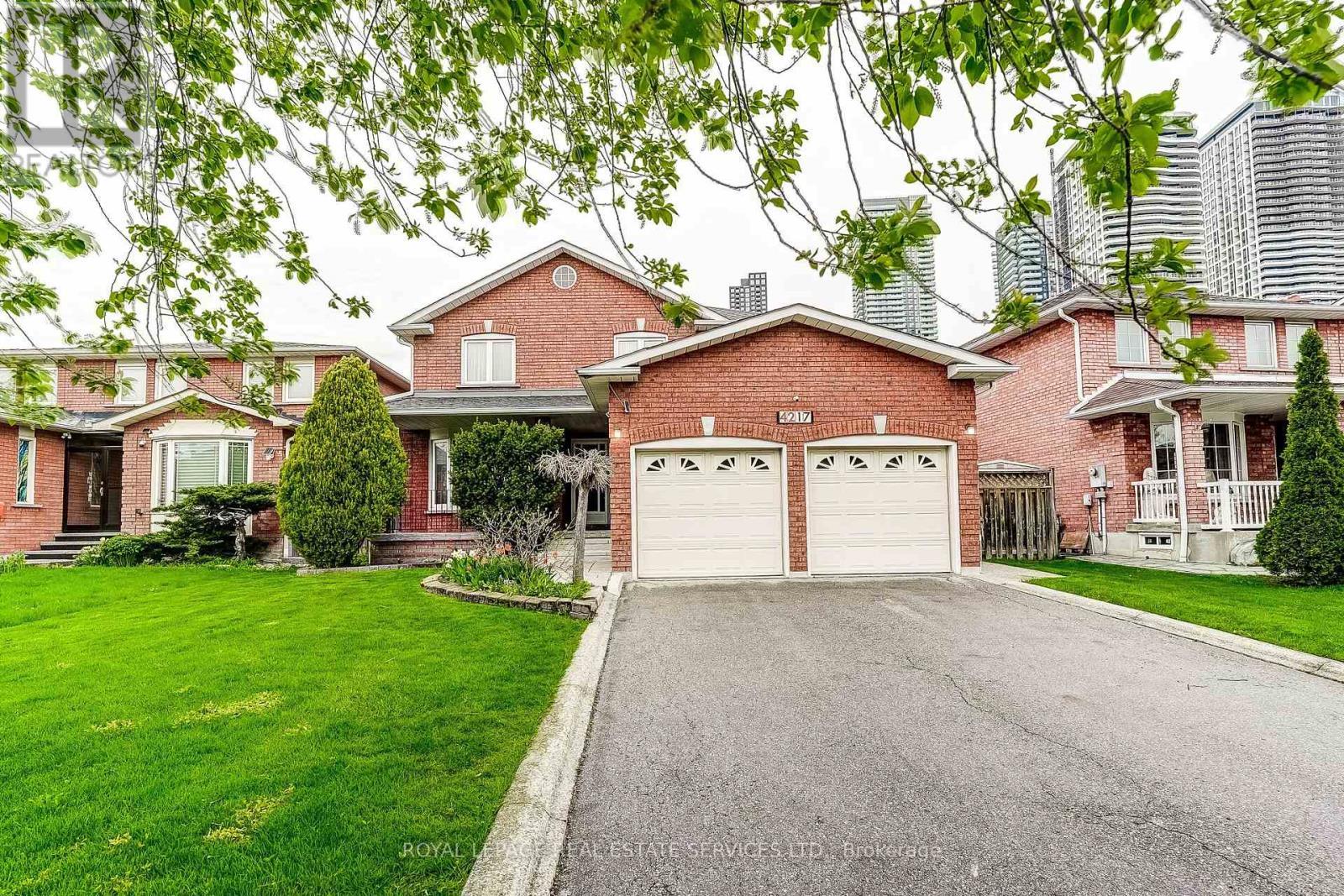 4217 Schneider Court, Mississauga, ON - Outdoor With Facade