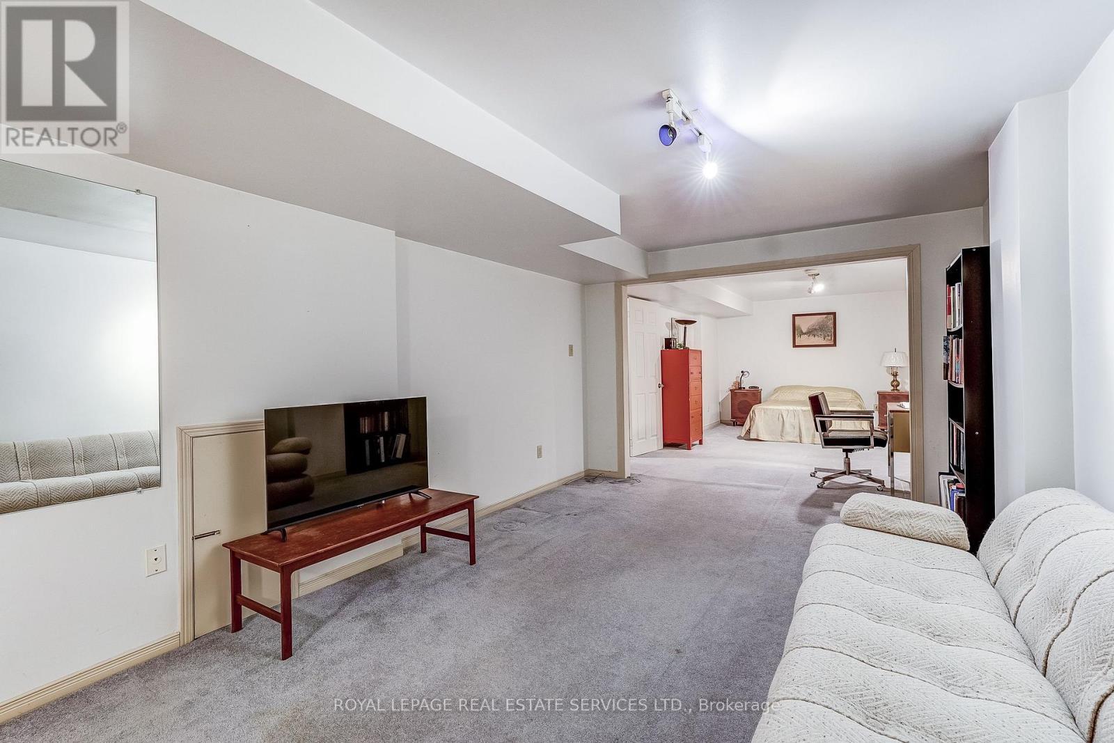 4217 Schneider Court, Mississauga, ON - Indoor