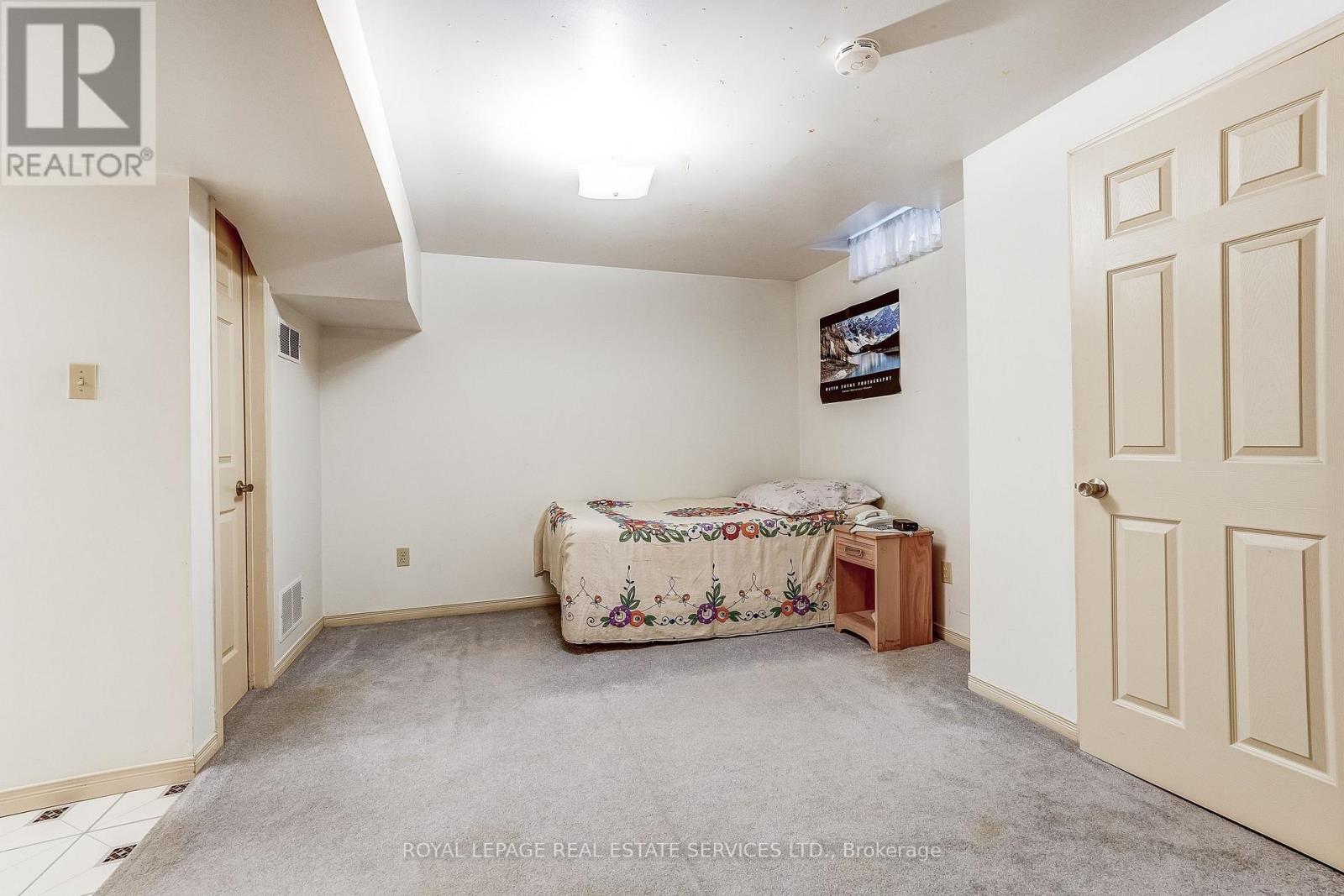 4217 Schneider Court, Mississauga, ON - Indoor