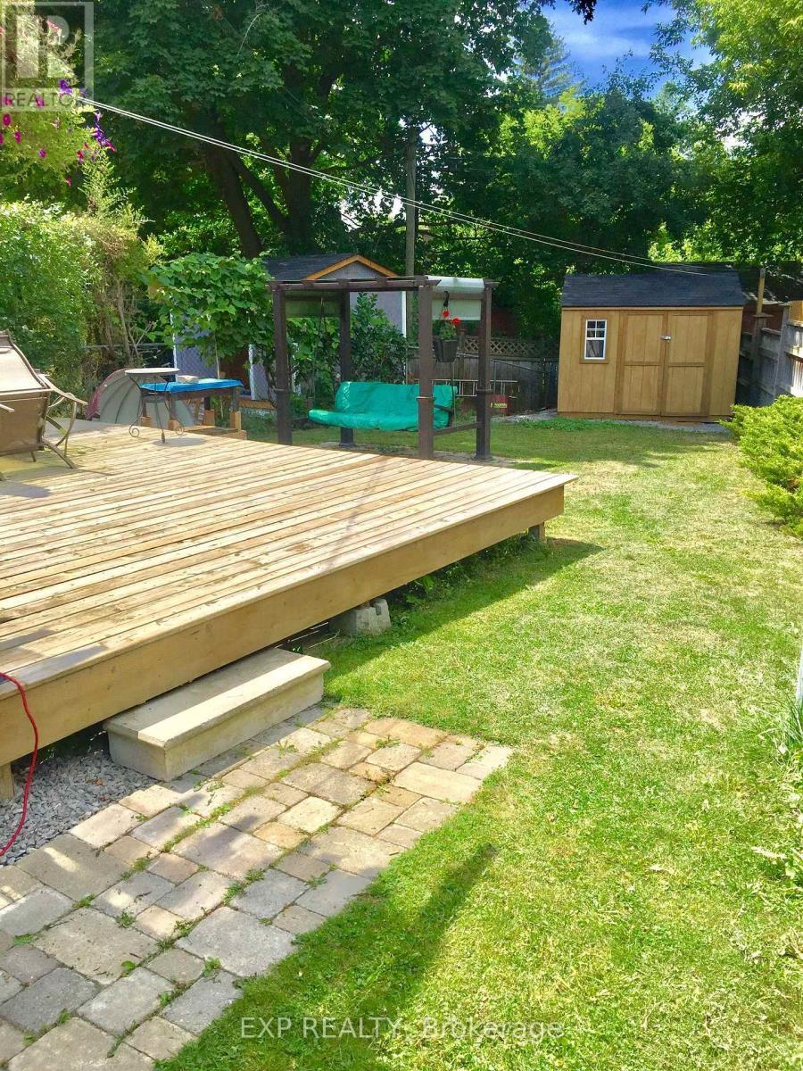 28 Bailey Crescent, Aurora, ON - Outdoor With Backyard