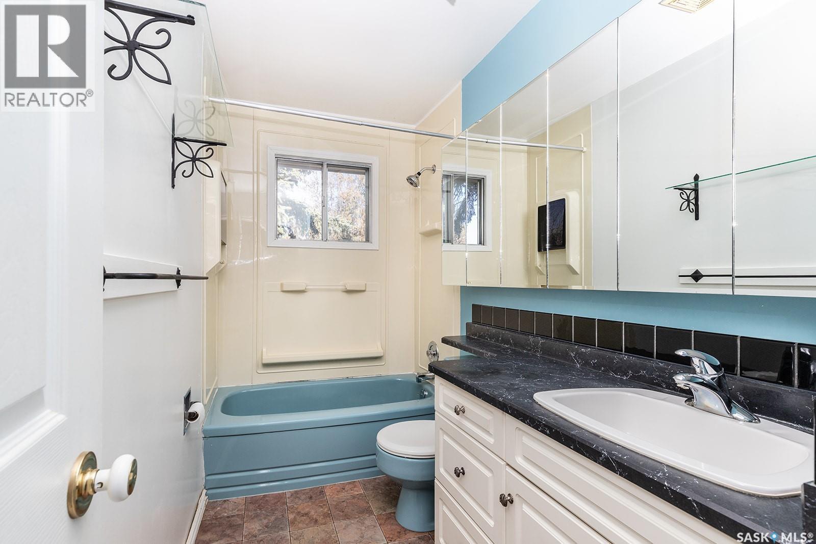 1742 Richardson Road, Saskatoon, SK - Indoor Photo Showing Bathroom