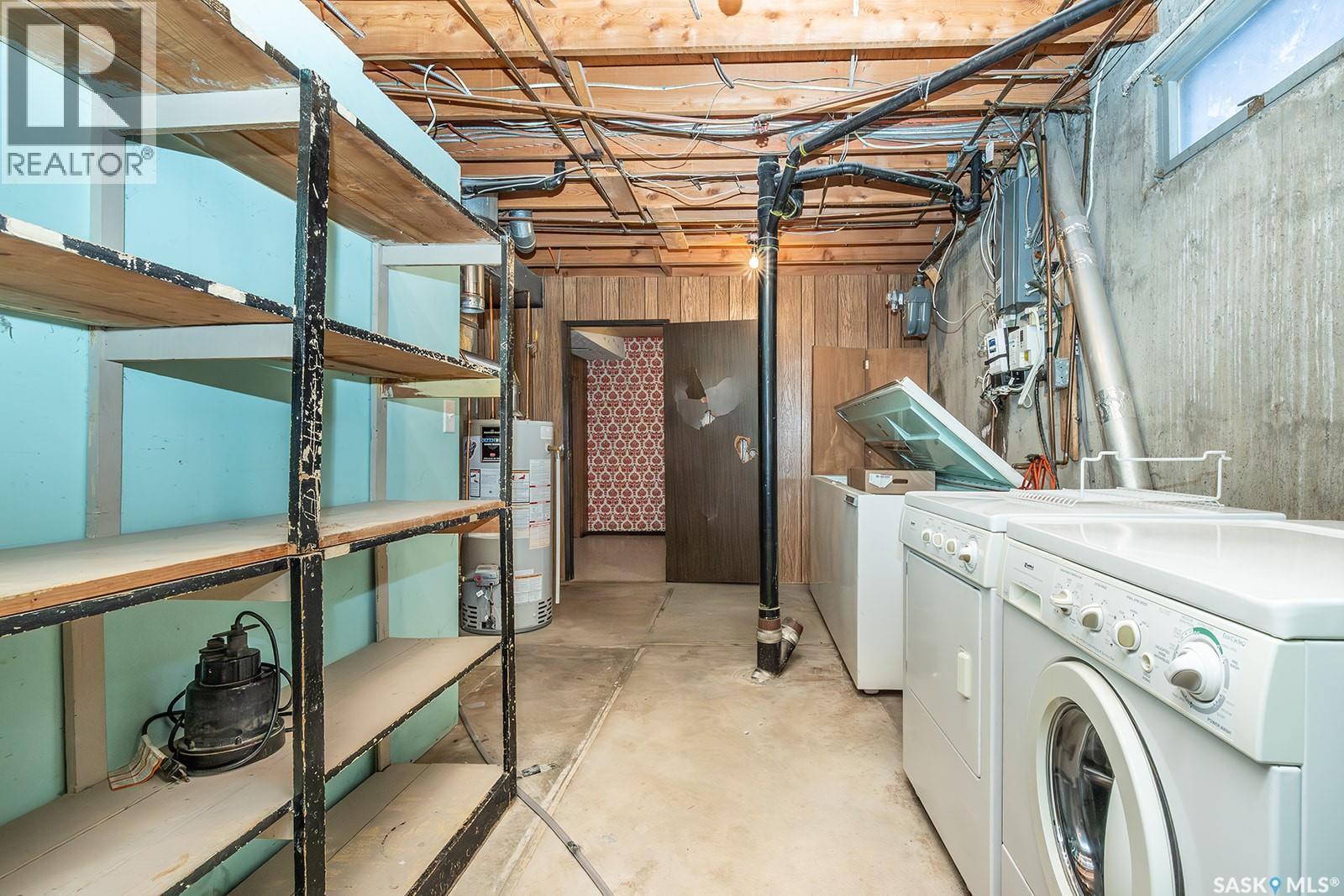 1742 Richardson Road, Saskatoon, SK - Indoor Photo Showing Laundry Room