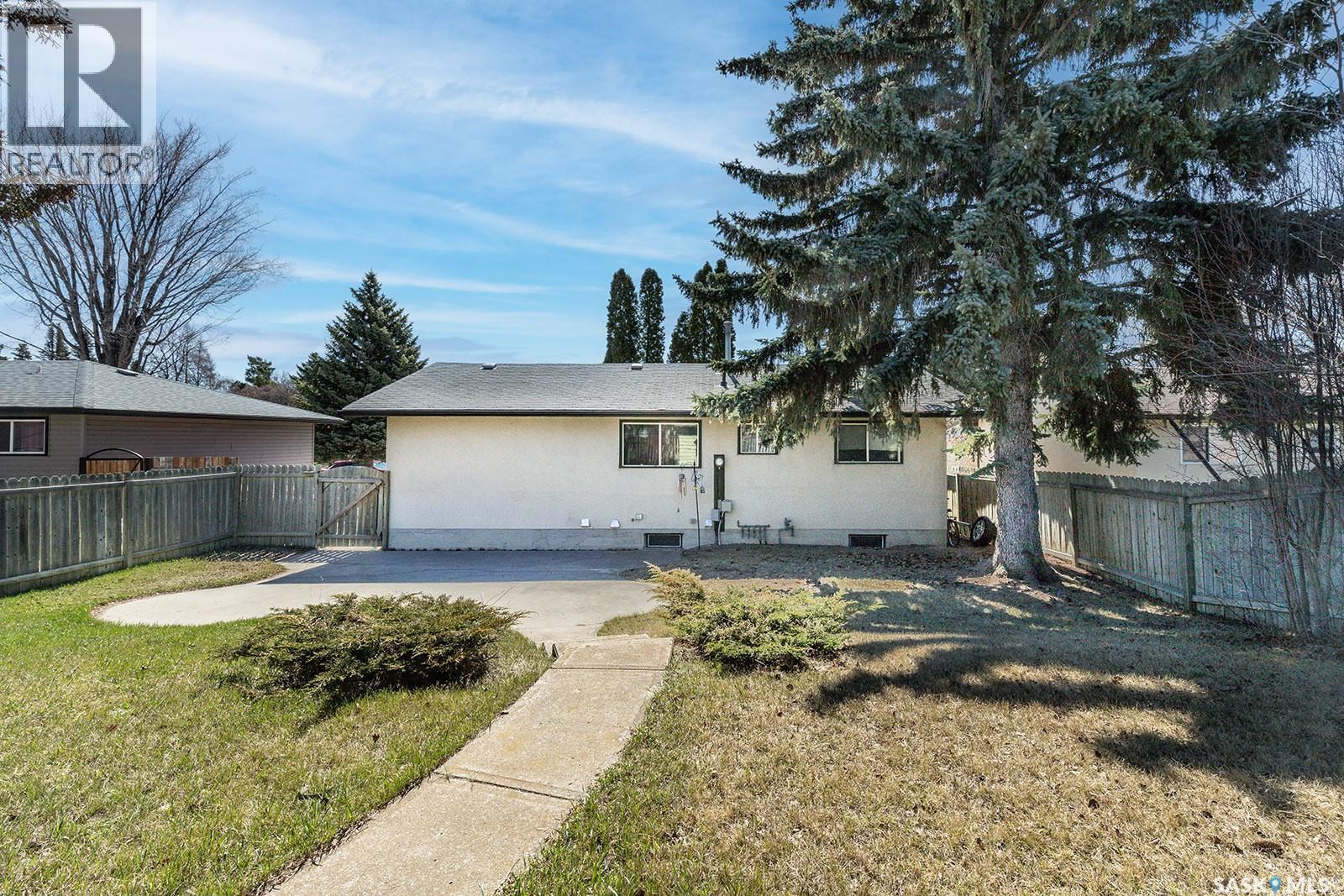 1742 Richardson Road, Saskatoon, SK - Outdoor