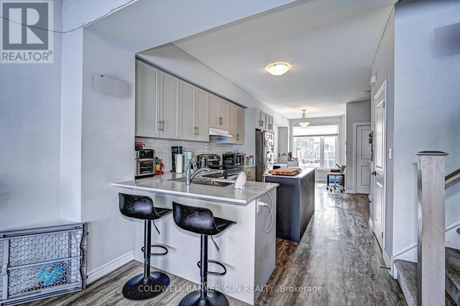03 - 314 Equestrian Way, Cambridge, ON - Indoor Photo Showing Kitchen