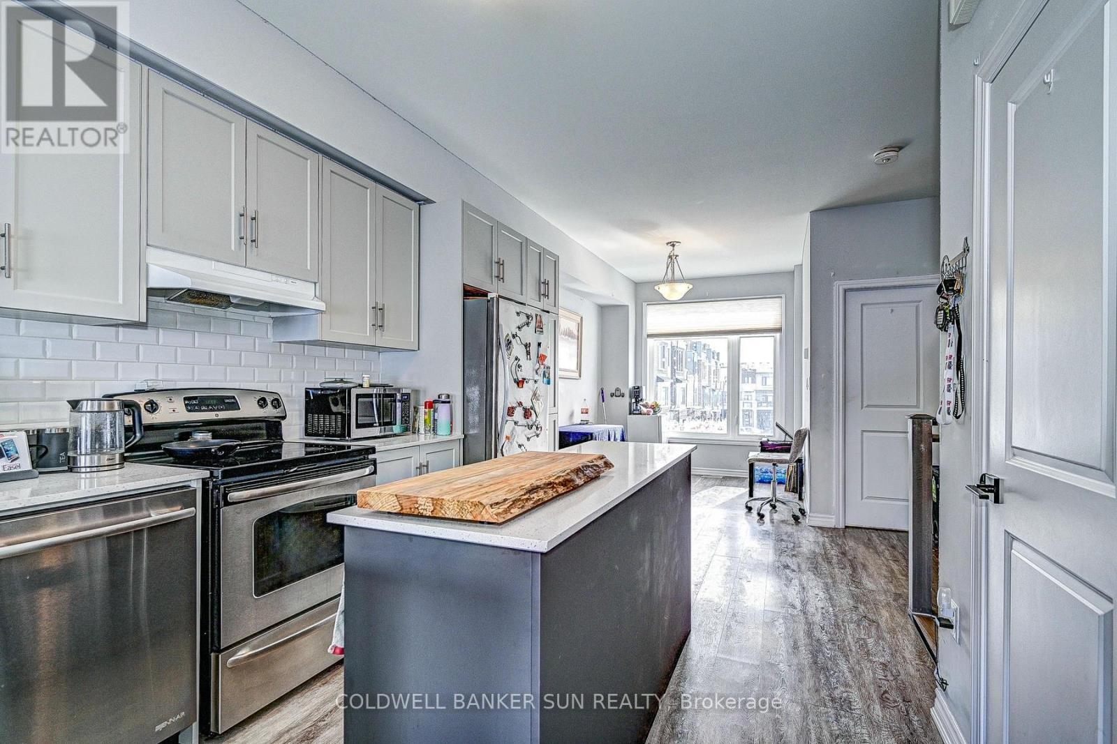 03 - 314 Equestrian Way, Cambridge, ON - Indoor Photo Showing Kitchen