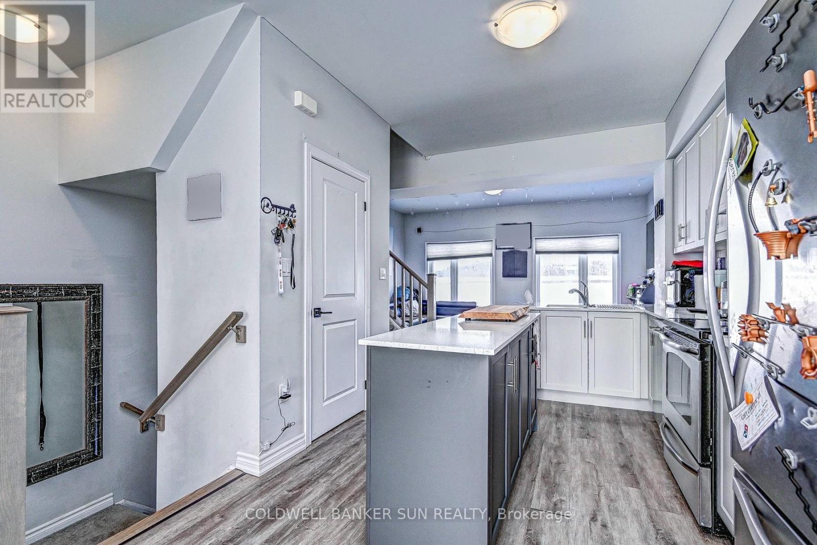 03 - 314 Equestrian Way, Cambridge, ON - Indoor Photo Showing Kitchen