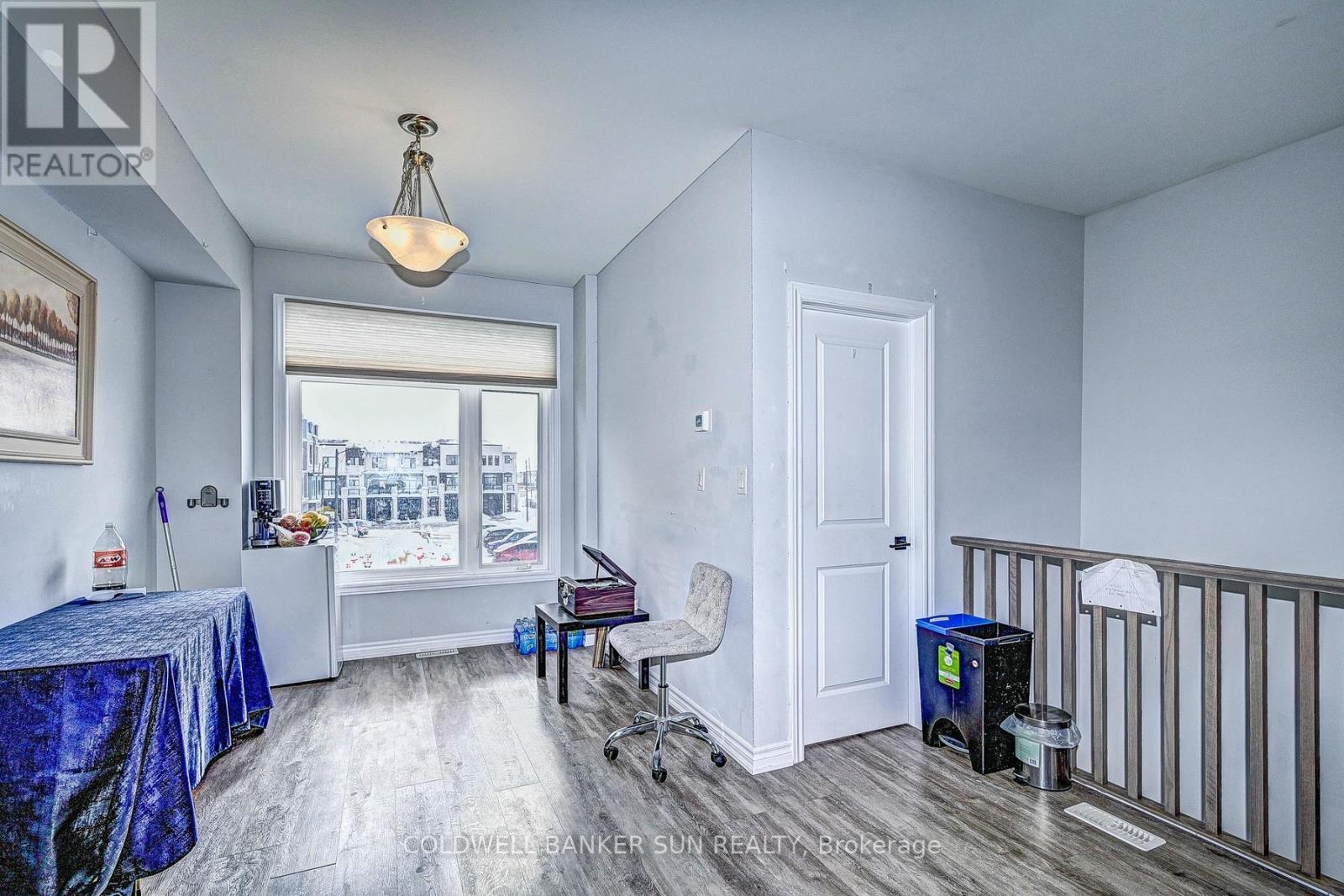 03 - 314 Equestrian Way, Cambridge, ON - Indoor