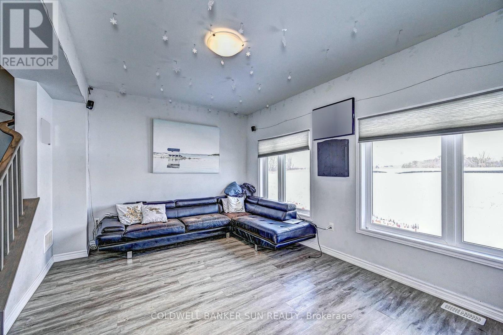 03 - 314 Equestrian Way, Cambridge, ON - Indoor