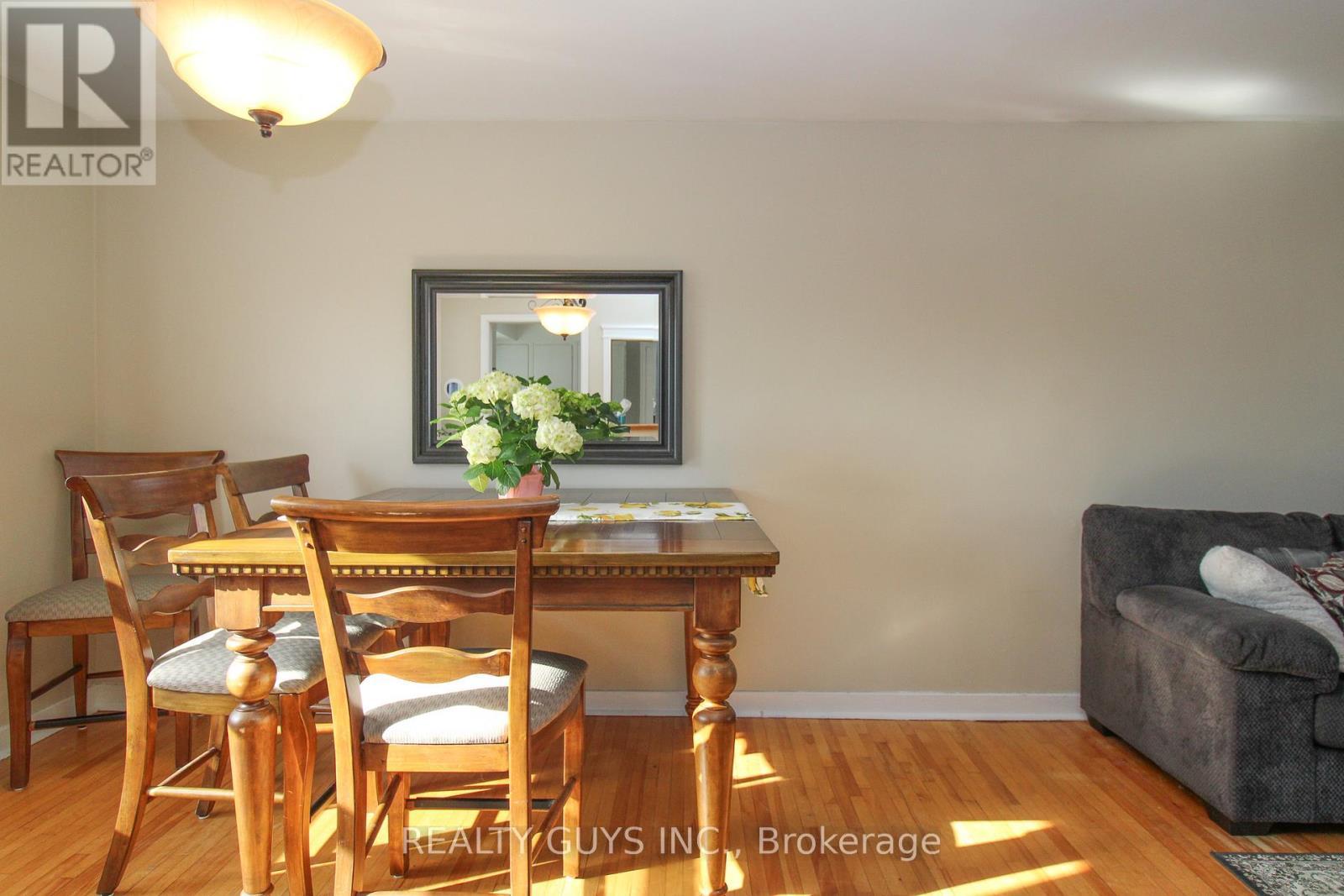 727 Chesterfield Avenue, Peterborough (Northcrest Ward 5), ON - Indoor Photo Showing Dining Room