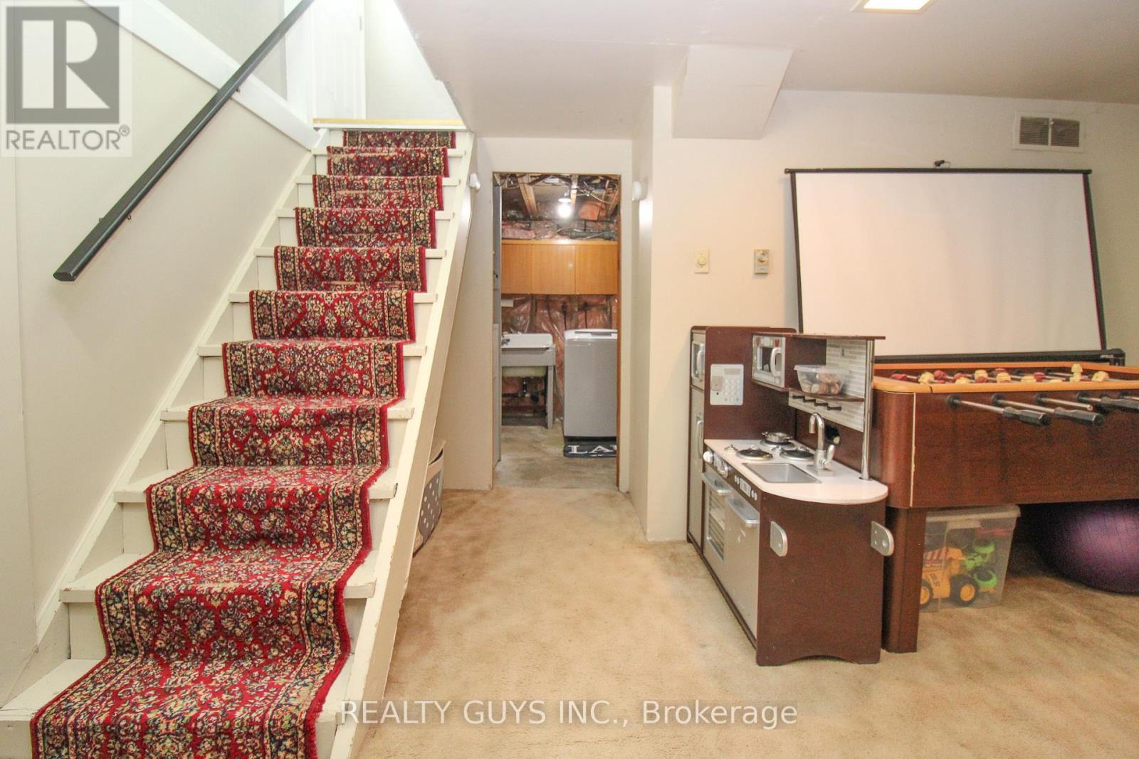 727 Chesterfield Avenue, Peterborough (Northcrest Ward 5), ON - Indoor Photo Showing Other Room