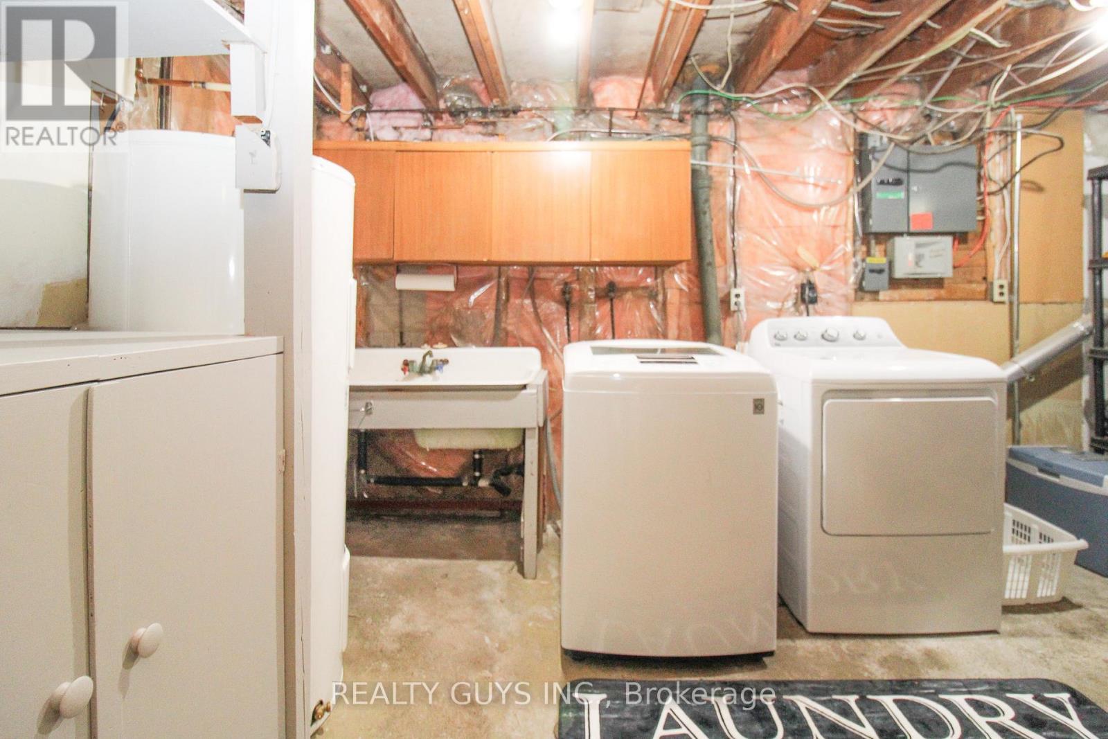 727 Chesterfield Avenue, Peterborough (Northcrest Ward 5), ON - Indoor Photo Showing Laundry Room