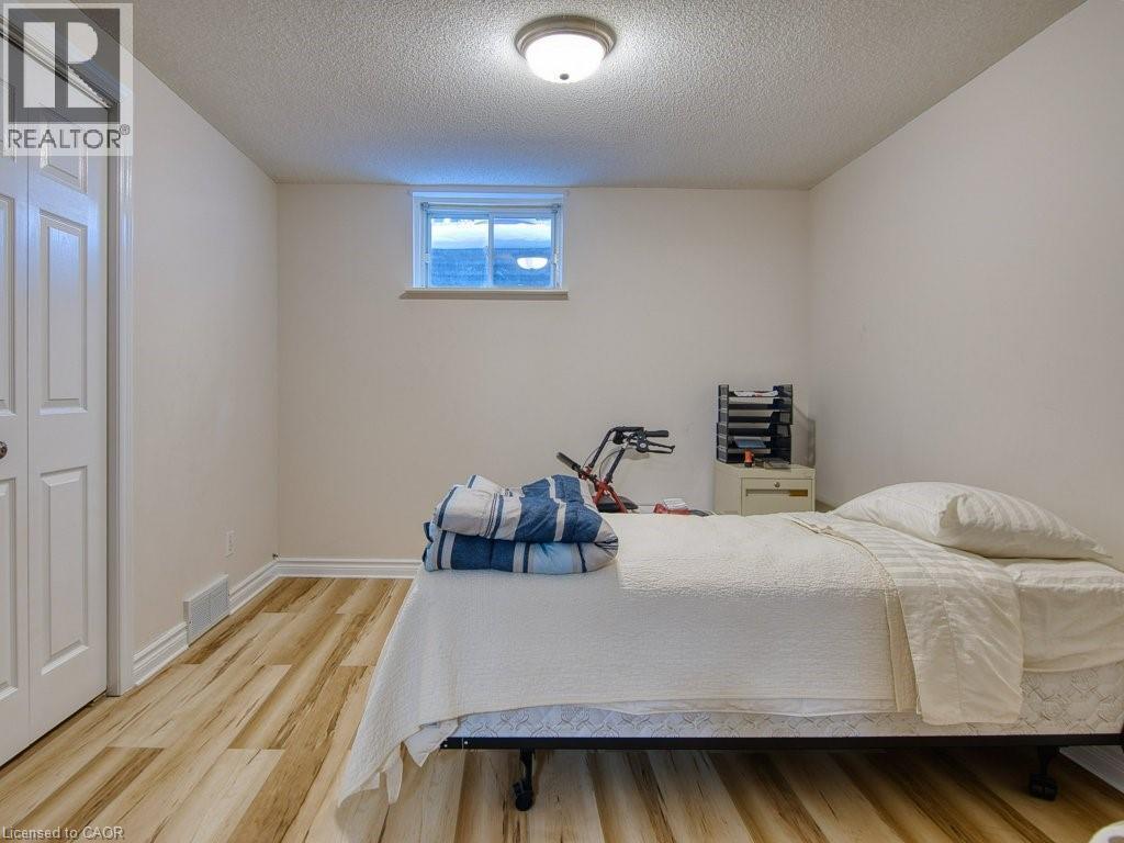 259 Scott Street Unit# 7, St. Catharines, ON - Indoor Photo Showing Bedroom