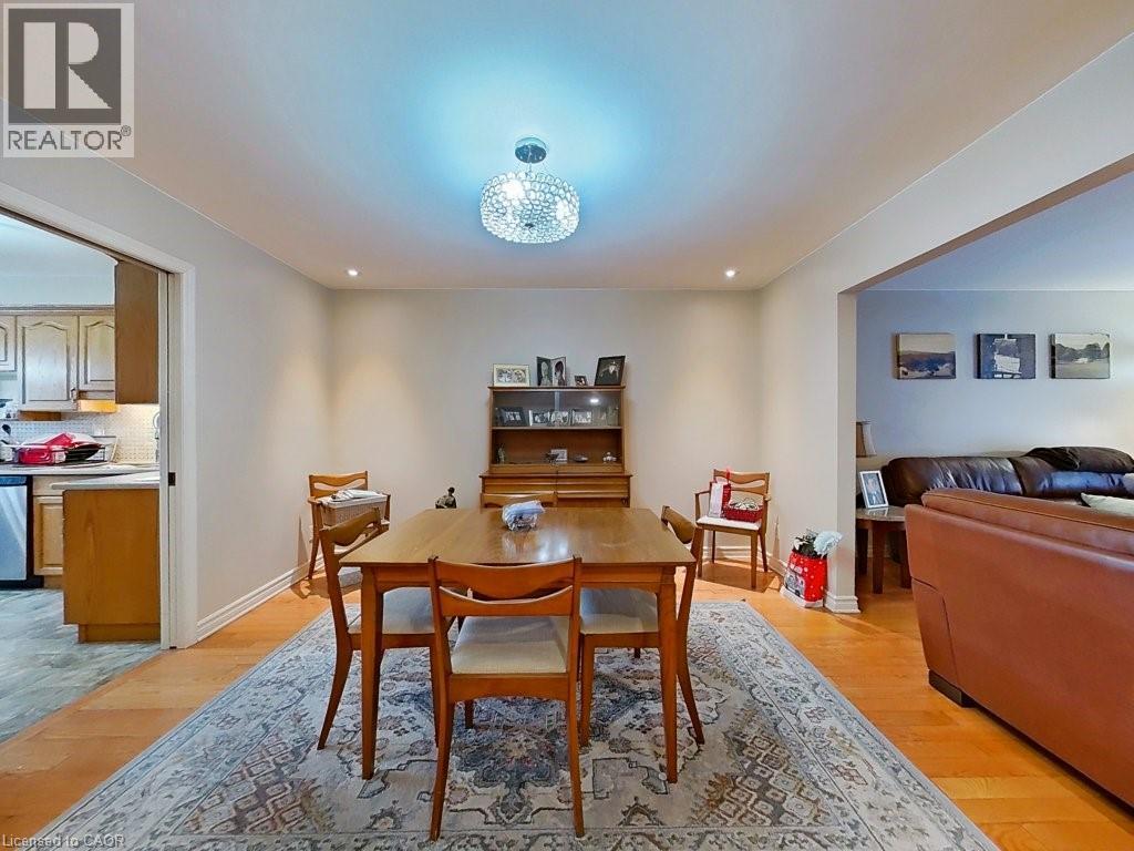 259 Scott Street Unit# 7, St. Catharines, ON - Indoor Photo Showing Dining Room